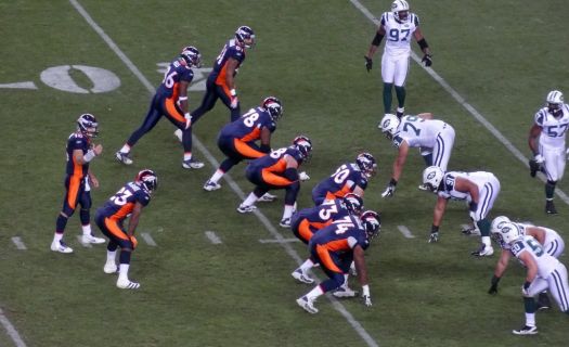 Broncos de Denver contra Raiders. Foto: Broncos/Flickr