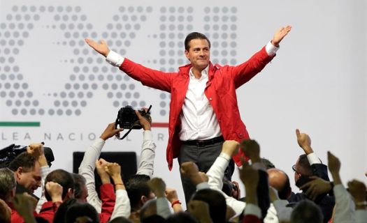  “No gasten el dinero de las tarjetas de apoyo en cervezas” dice EPN.