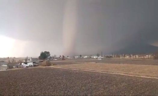 La 'Serpiente de agua' se produjo por masas de aire frío y caliente de los últimos días. Foto: Facebook