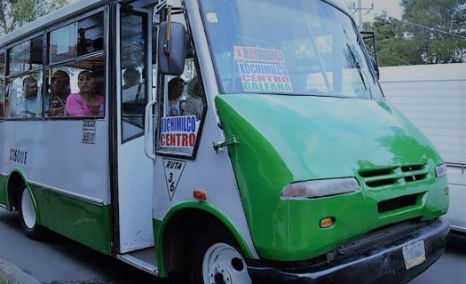 Los microbuses y las combis son los transportes más usados, 3 de 4 viajes se realizan en colectivo.