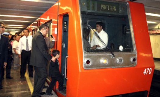 El STC adquirió llantas de hule, ruedas de acero, camiones vactor, camionetas y aparatos para los sistemas eléctricos y electromecánicos.