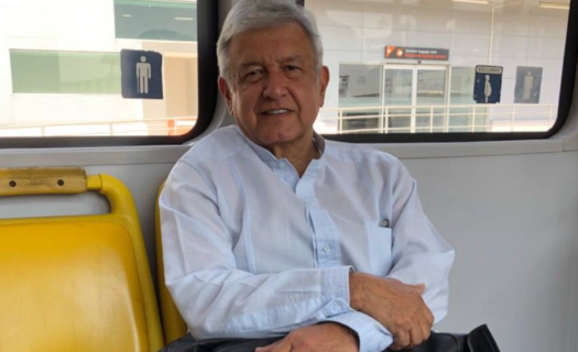 AMLO criticó a monero llamándole retrógrada y deseando se vuelva liberal. Foto: Twitter / @lopezobrador_