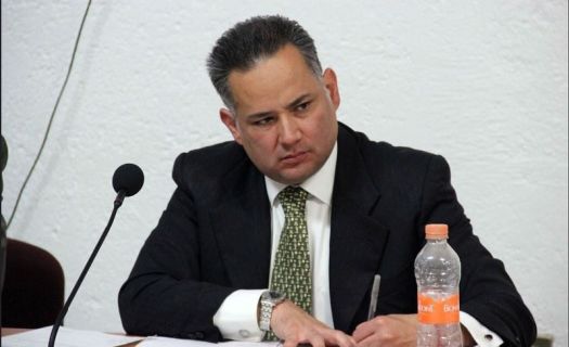 Santiago Nieto aseguró para el WSJ que el gobierno lo intentó sobornar, hecho que la prensa nacional decidió no resaltar.