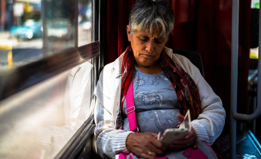 A través de redes sociales se han difundido grabaciones advirtiendo falsamente que las vacunas contra la fiebre amarilla son peligrosas. Foto: Juan Bello /algunos derechos reservados.   