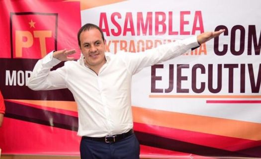 Cuauhtémoc Blanco en su registro como candidato de Morena-PT-PES.