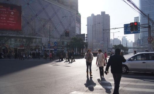 Los peatones en la ciudad China de Shenzen deberán ser más cuidadosos o podrán ser multados vía reconocimiento facial. Foto:Fredrik Rubensson