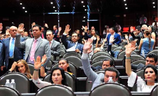 Diputados aprobaron por unanimidad la reforma que elimina el fuero constitucional a todos los funcionarios públicos, incluso el presidente. 