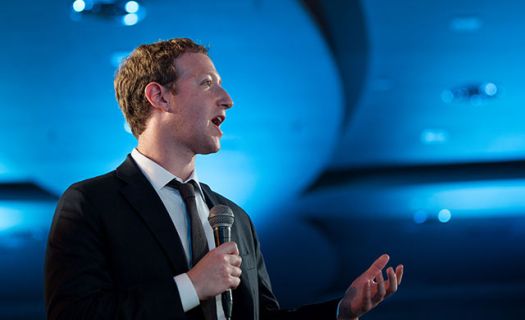 Mark Zuckerberg lleva tiempo negando que Facebook sea una compañía de medios (Foto: Pete Souza)