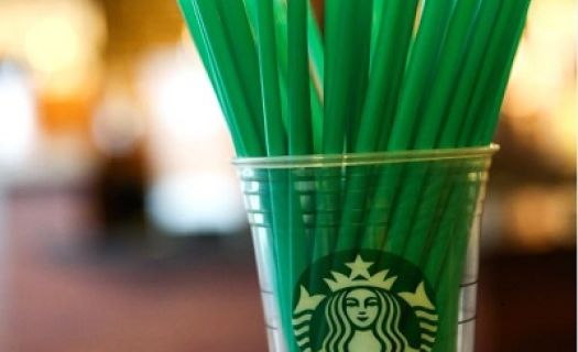 Starbucks se deshará de todos los popotes de plástico para el 2020. Foto: Starbucks Newsroom