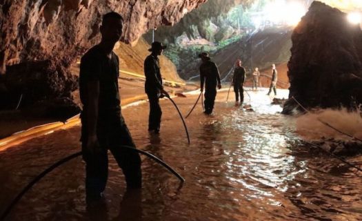 Rescate exitoso de niños atrapados en una cueva de Tailandia