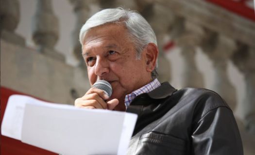 AMLO en la presentación de los 50 puntos generales para el combate a la corrupción y la aplicación de austeridad.