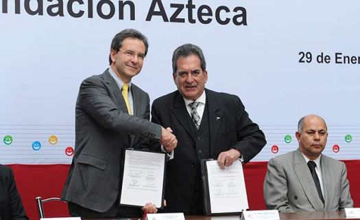 Esteban Moctezuma [izquierda] ha sido secretario de Gobernación, secretario de Desarrollo Social y ahora secretario de Educación (Foto: Gobierno de Aguascalientes)