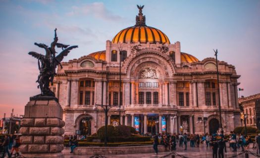 Seis de cada diez personas ocupadas en la Ciudad de México ganan hasta dos salarios mínimos.