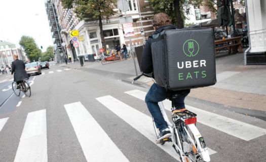 La popularid de Uber Eats y aplicaciones similares ha dado pie al fenómeno de los restaurantes virtuales (Foto: Franklin Haijen)