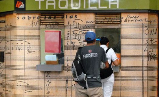 MaterCard saca provecho de los millones de usuarios diarios del metro a través de las tarjetas que se venden en este.