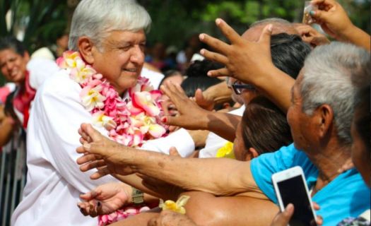 The Economist considera que AMLO tendrá tanto poder que no tiene excusas para fallar. 