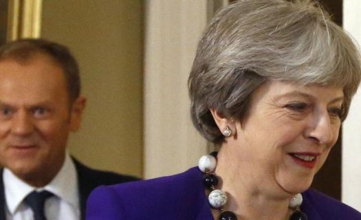 Theresa May enfrenta una votación de no confianza que la podría sacar del gobierno británico. Foto:Tiocfaidh ár lá 1916