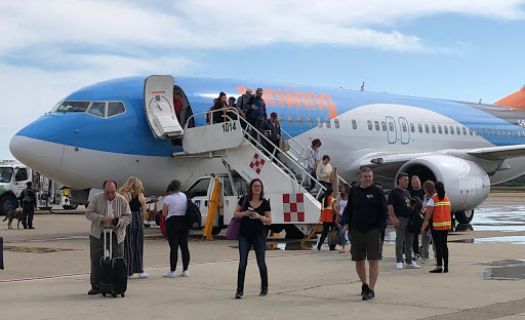 Turistas canadienses arribando a Acapulco en vuelo desde Toronto en 2019 (Foto: Gobierno de Guerrero)