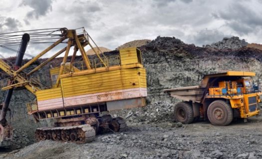 Extracción industrial en una mina. (Foto: Senado de la República)
