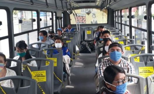 Autobús de pasajeros. El tener auto propio es una de las características más comunes de la clase media por encima de la baja. (Foto: Gobierno de Puebla)