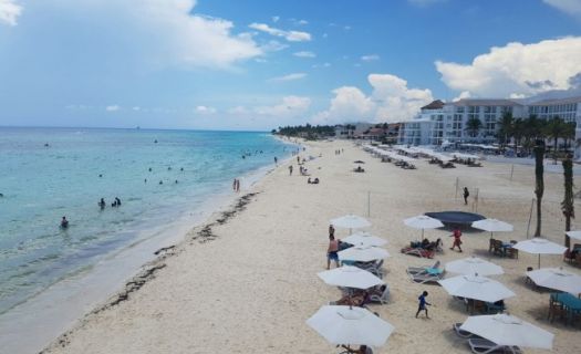 Turistas en Playa del Carmen, Q. Roo. (Foto: Gobierno de Quintana Roo)