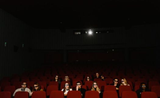 Las salas de cine siguen estando muy por debajo de su capacidad previa a la pandemia (Foto: Pexels)