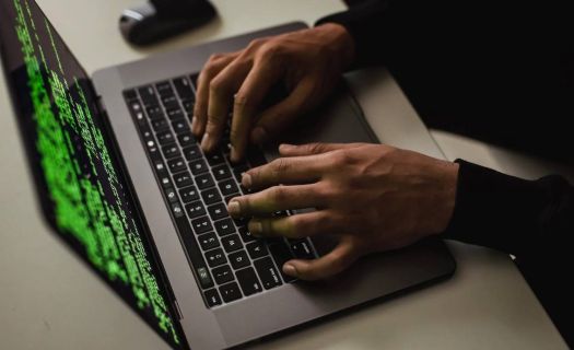 Meta ha implementado algunas estrategias para contrarrestar esta problemática, entre ellas, un nuevo soporte de eliminación del malware. (Imagen: Pexels)