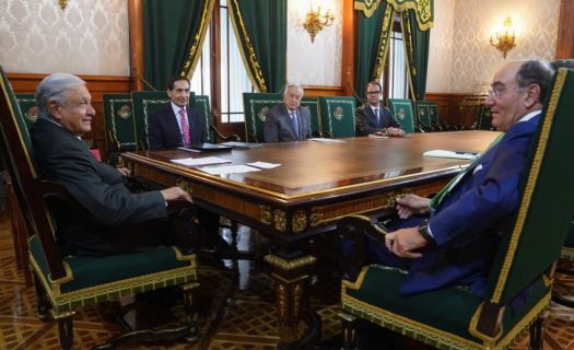 El presidente Andrés Manuel López Obrador y el presidente de Iberdrola, José Sánchez Galán, en el anuncio de la operación el 4 de abril pasado (Foto: lopezobrador.org.mx)