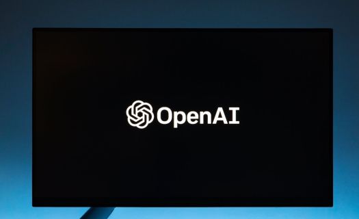 La valoración de OpenAI, que se estimaba en 86 mil millones de dólares, podría cambiar y disminuir drásticamente por la incertidumbre de su situación. (Imagen: Pexels)