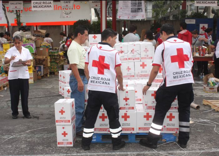 Acopio de la Cruz Roja Mexicana.