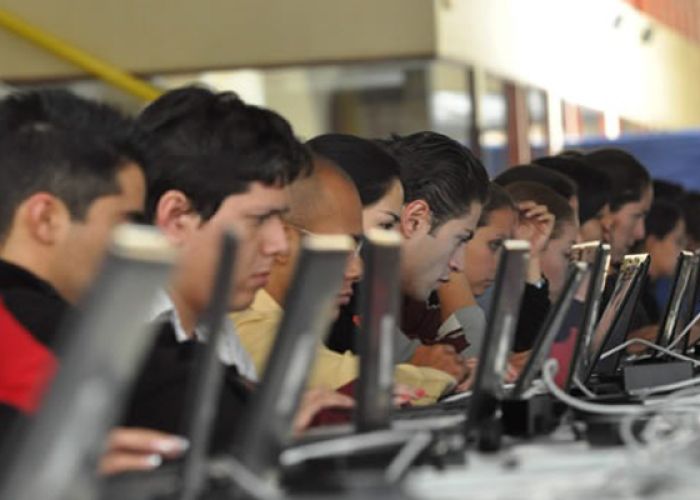 Las personas entre 12 y 18 años de nivel socioeconómico más alto tienen una penetración en el uso de internet superior a 90%.