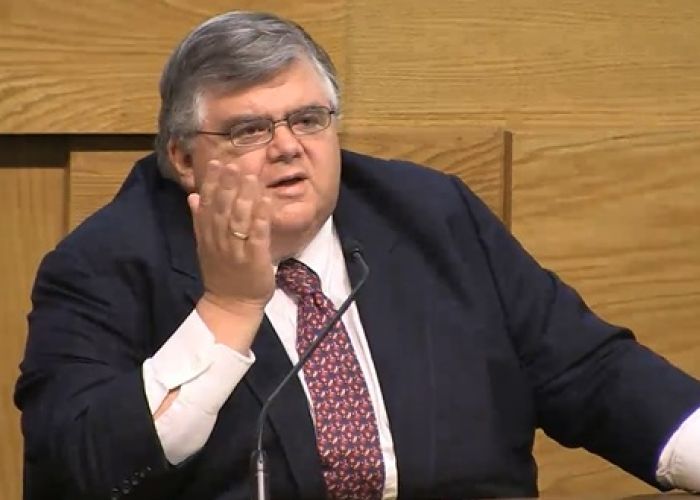 "Siempre van a existir razones para hacer ajustes, a veces de manera esperada y muchas de manera inesperada", consideró Carstens.