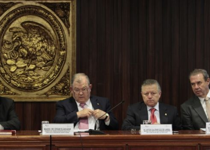 La iniciativa busca cambiar la edad de retiro voluntario a los 65 años.