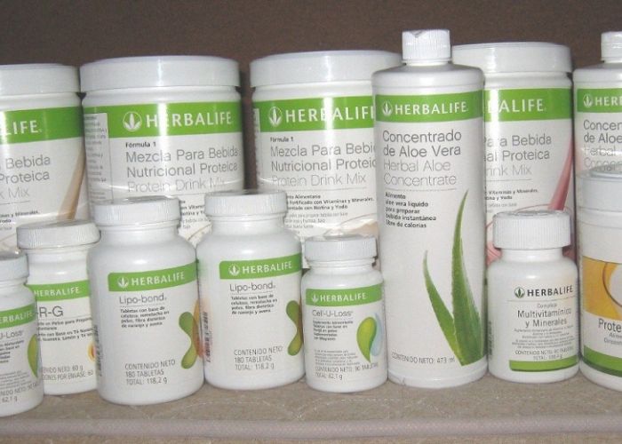 Herbalife tiene presencia en más de 90 países y en 2013 registró ventas por 4 mil 800 millones de dólares.