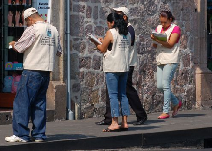 La inteligencia en materia de opinión pública se estaría concentrando a través de los contratos asignados en Los Pinos.