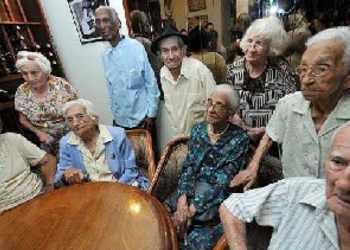 De 1990 a la fecha la proporción de población con más de 60 años aumentó de 6.2% a 9.5%, para el 2030 se estima que esta proporción crecerá a 14.8% del total.