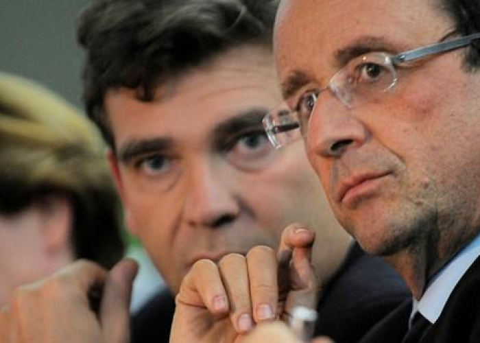 Hollande presentará un nuevo equipo, tras la dimisión de Arnaud Montebourg (al fondo en la imagen).
