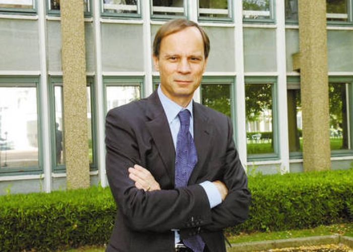 Jean Tirole de 61 años ganó la edición 2014 del premio Nobel de economía por su análisis sobre “el poder del mercado y de la regulación”.