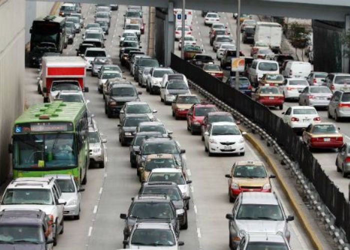 En el PPEF 2015 el 87.3% de los recursos para proyectos de movilidad son para el automóvil particular.