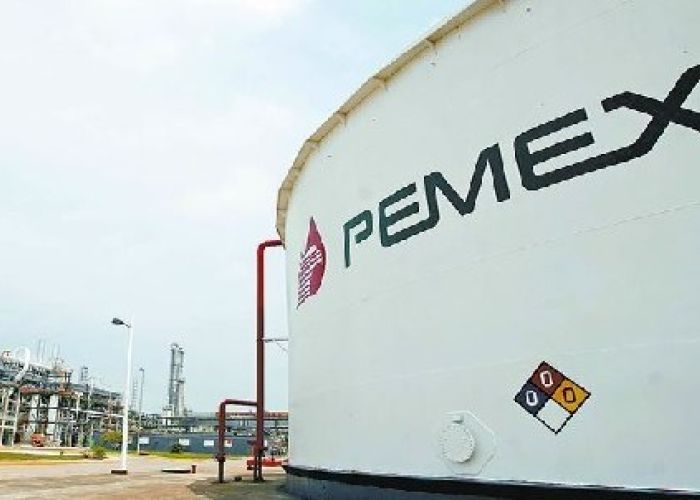 La deuda total de Pemex se ubicó en 995.6 mil mdp a septiembre del 2014.
