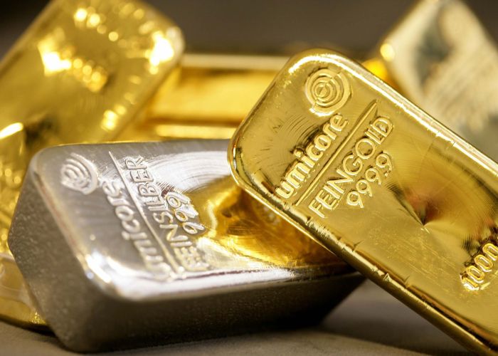 Del 2013 al 2014 la producción de oro cayó en 7.6% y en el caso de la plata fue de 3.5%.