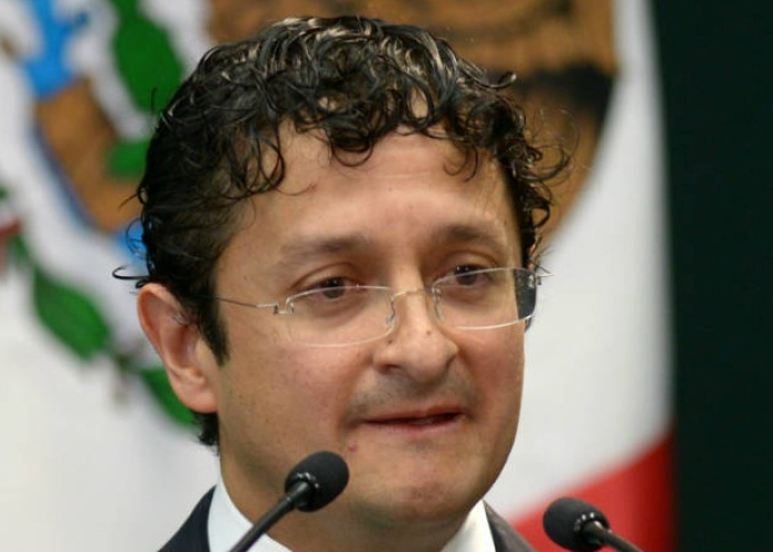  La revisión en Pemex servirá para hacer "reformas" a su interior, según el titular de la Función Pública, Virgilio Andrade.
