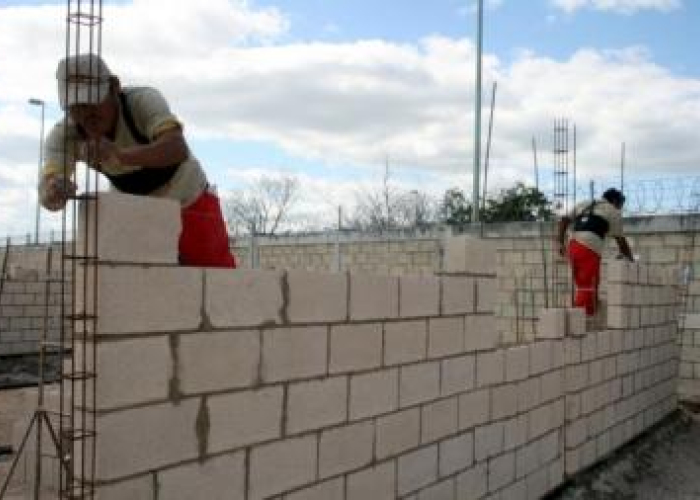 En enero las empresas de la construcción subcontrataron a 11 mil empleados más de los que tradicionalmente solían emplear por esa vía.