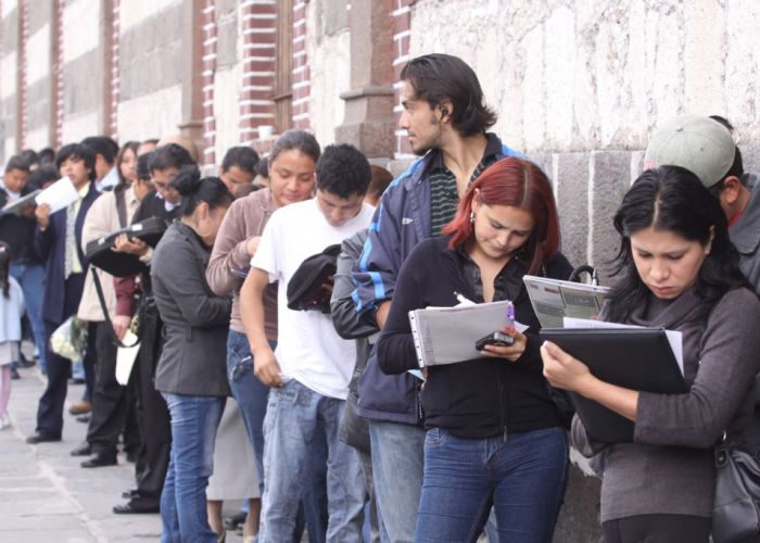 Los jóvenes son los más afectados por el desempleo con una tasa de 13.1%, el triple que la tasa general, según la OCDE.