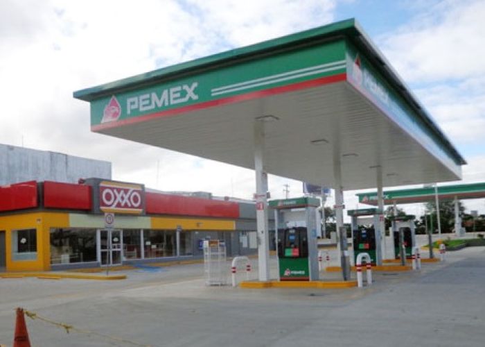 La cadena Oxxo a nivel nacional supera al números de cajeros automáticos del banco más grande del país.