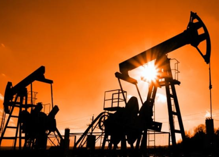 La guerra de pretroprecios entre EU y la OPEP derivó en una caída del 69% en el precio del barril de Brent durante 2014, y continúa.