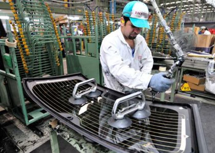 De la actividad industrial, el componente de manufacturas tuvo el mejor comportamiento en abril al registrar una expansión de 2% mensual y de 3.8% anual.