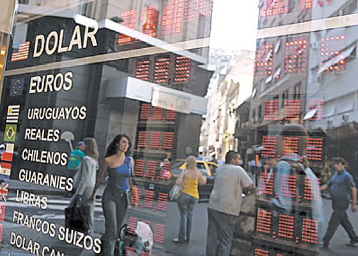 El caso de deuda en Grecia ha desatado significativos cambios de divisas frente al dolar.