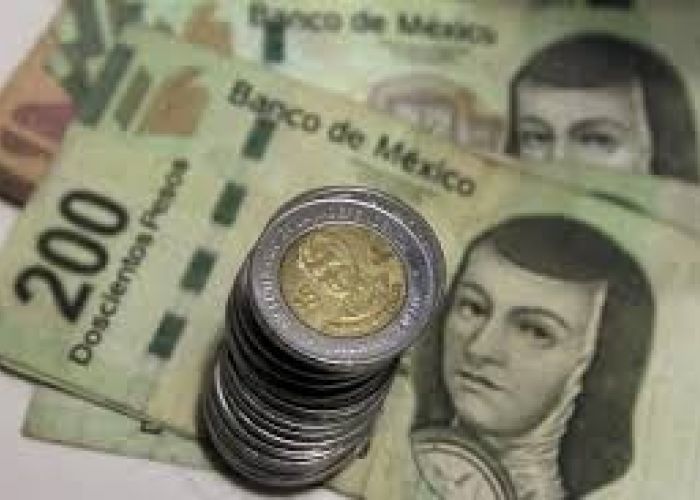 El peso mexicano se vende al menudeo en 16.18 pesos por dólar al cierre en las casas de cambio