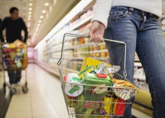 La percepción de posibilidades de comprar ropa, zapatos, alimentos etc registró un aumento mensual de 4.3% 